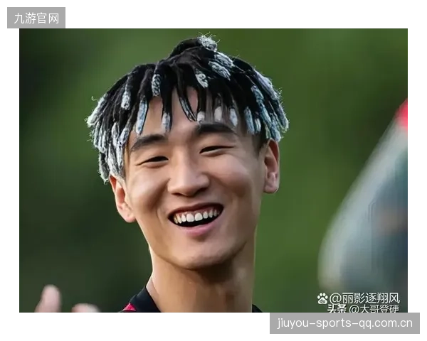 韦世豪穿裆过人劲射破门，全场惊呼连连